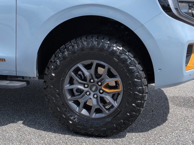 Used 2025 Ford Expedition Tremor AWD/4WD image 12