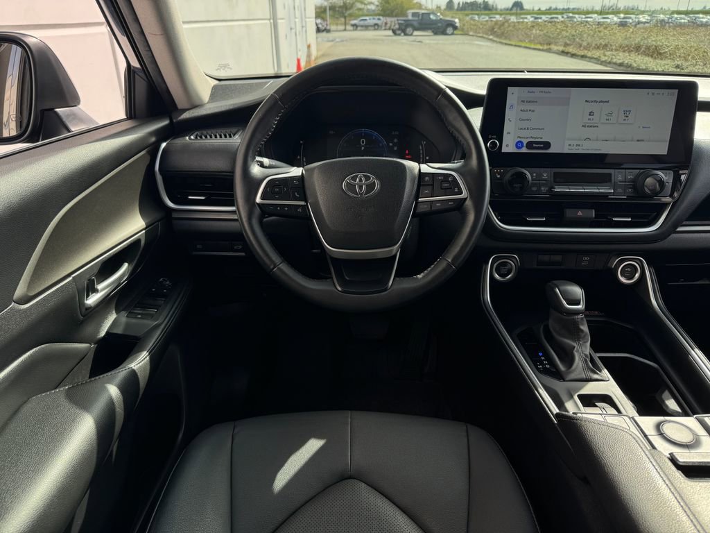 Certified 2024 Toyota Grand Highlander XLE image 13