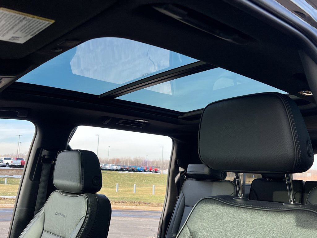 Used 2023 GMC Yukon XL Denali image 20