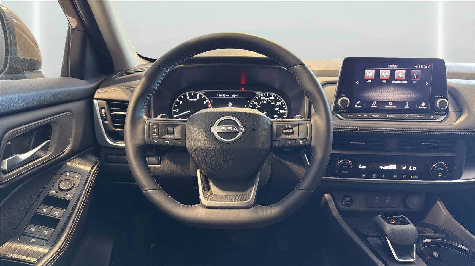 Used 2025 Nissan Rogue SV AWD/4WD image 12