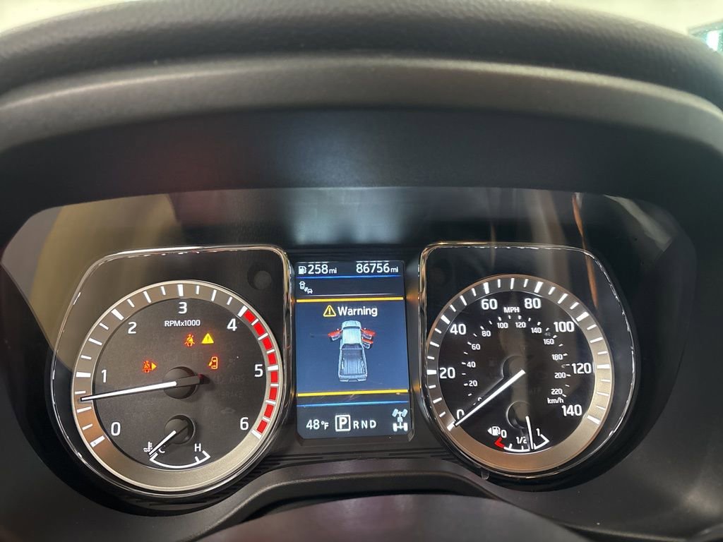 Used 2019 Nissan Titan SV w/ SV Convenience Package image 17