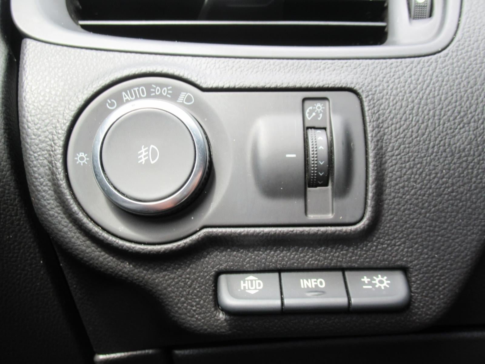 Used 2020 Buick Envision Premium w/ Driver Confidence Package AWD/4WD image 23