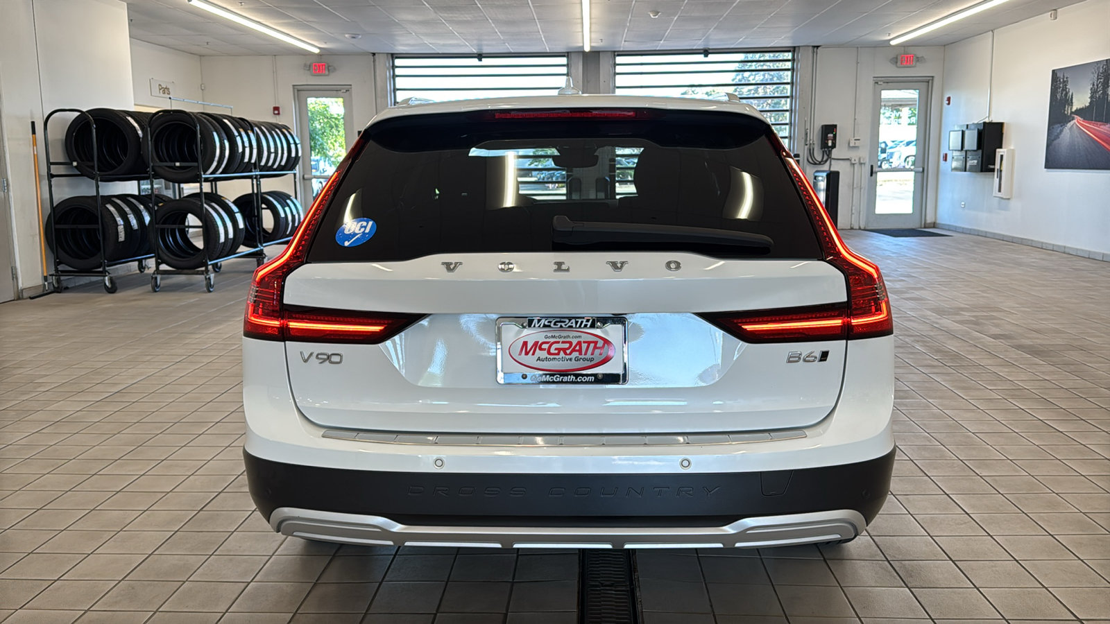 Used 2025 Volvo V90 B6 Cross Country Ultra w/ Protection Package Premier AWD/4WD image 6