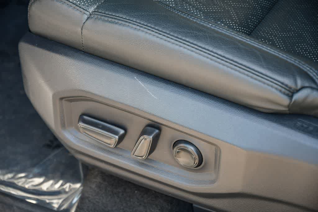 Used 2024 Toyota Tundra Limited AWD/4WD image 25