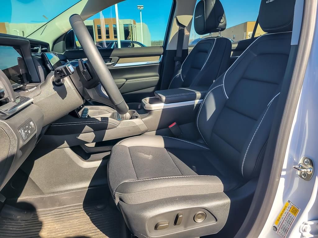 Used 2026 GMC Terrain Denali w/ LPO, Floor Liner Package image 9