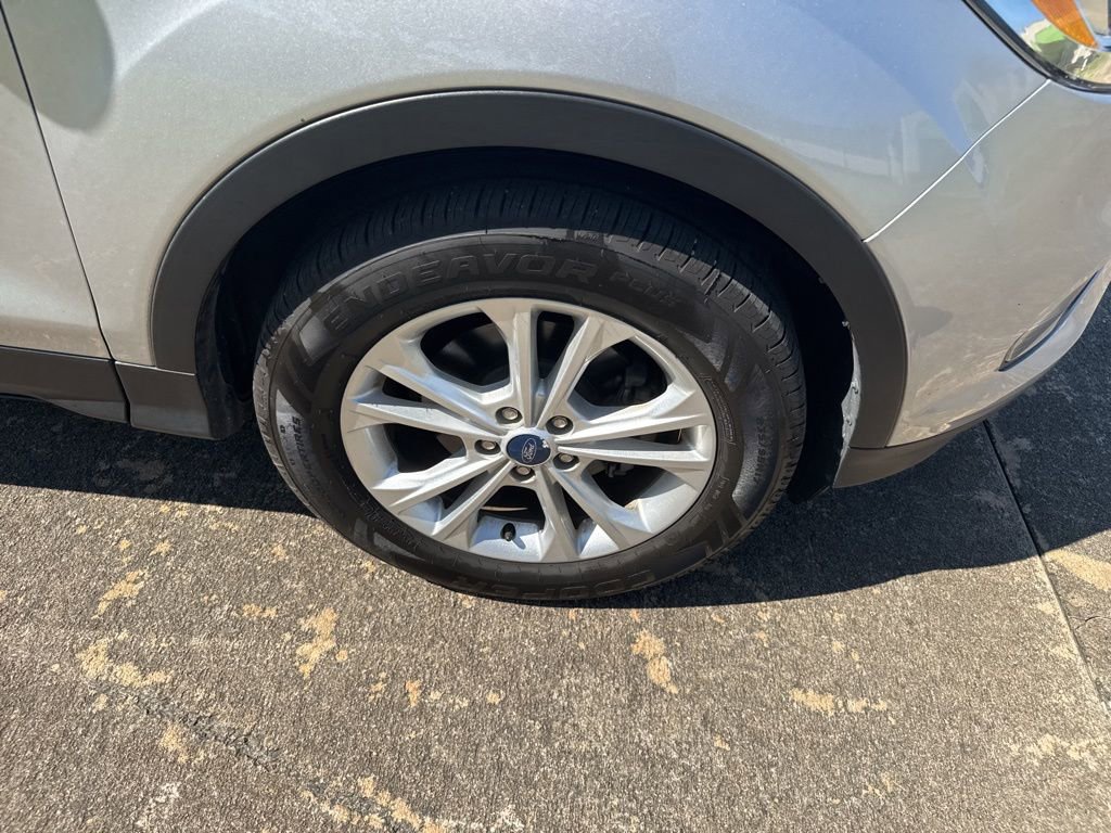 Used 2019 Ford Escape SEL image 13