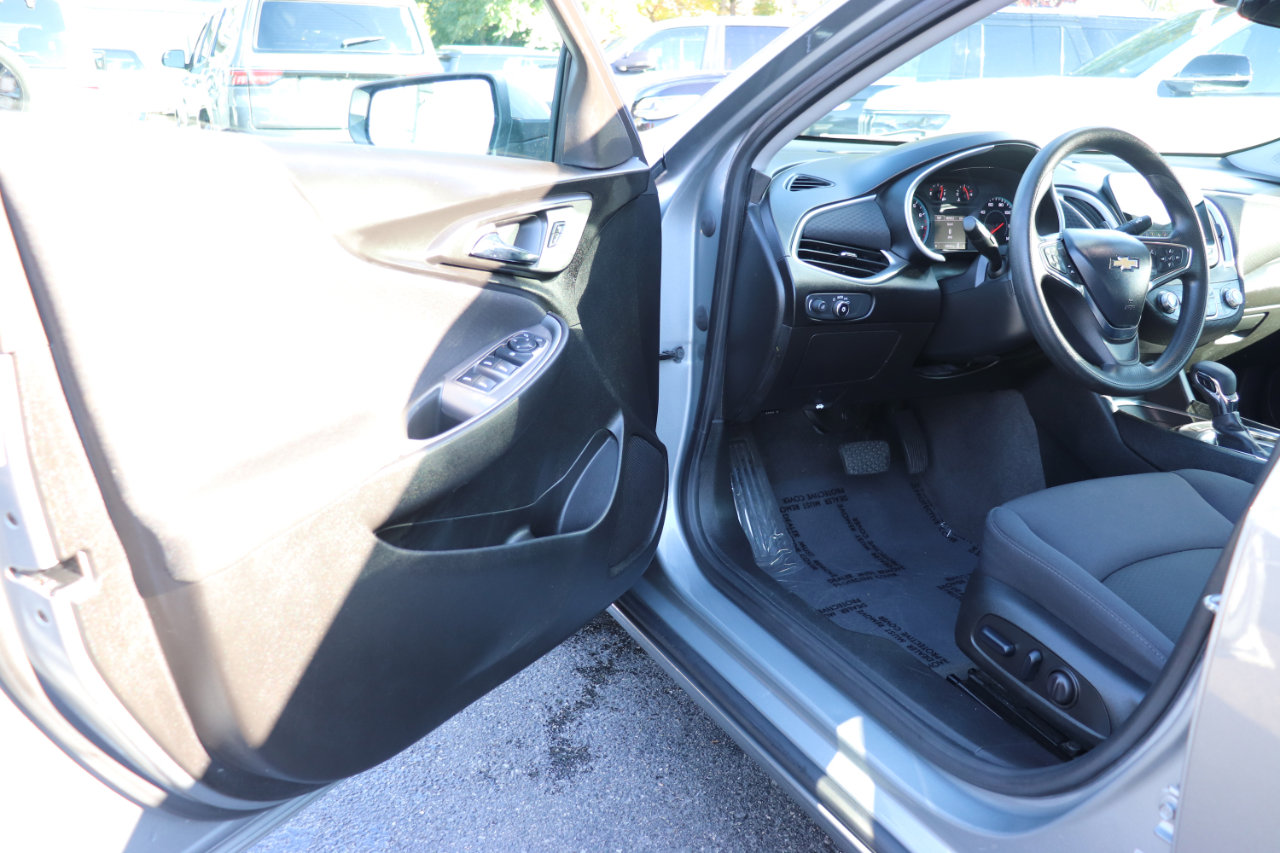 Used 2024 Chevrolet Malibu LT image 10