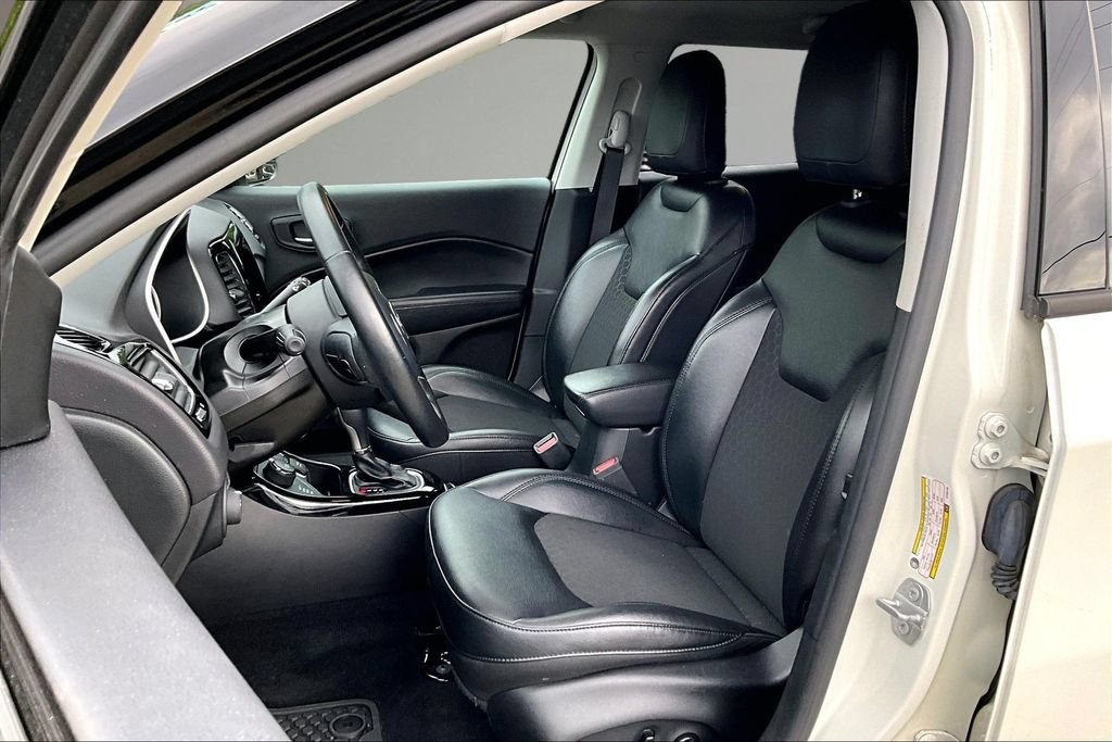 Used 2018 Jeep Compass Latitude w/ Popular Equipment Group AWD/4WD image 21