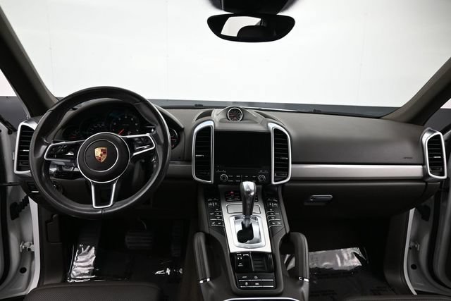 Used 2017 Porsche Cayenne Platinum Edition AWD/4WD image 15