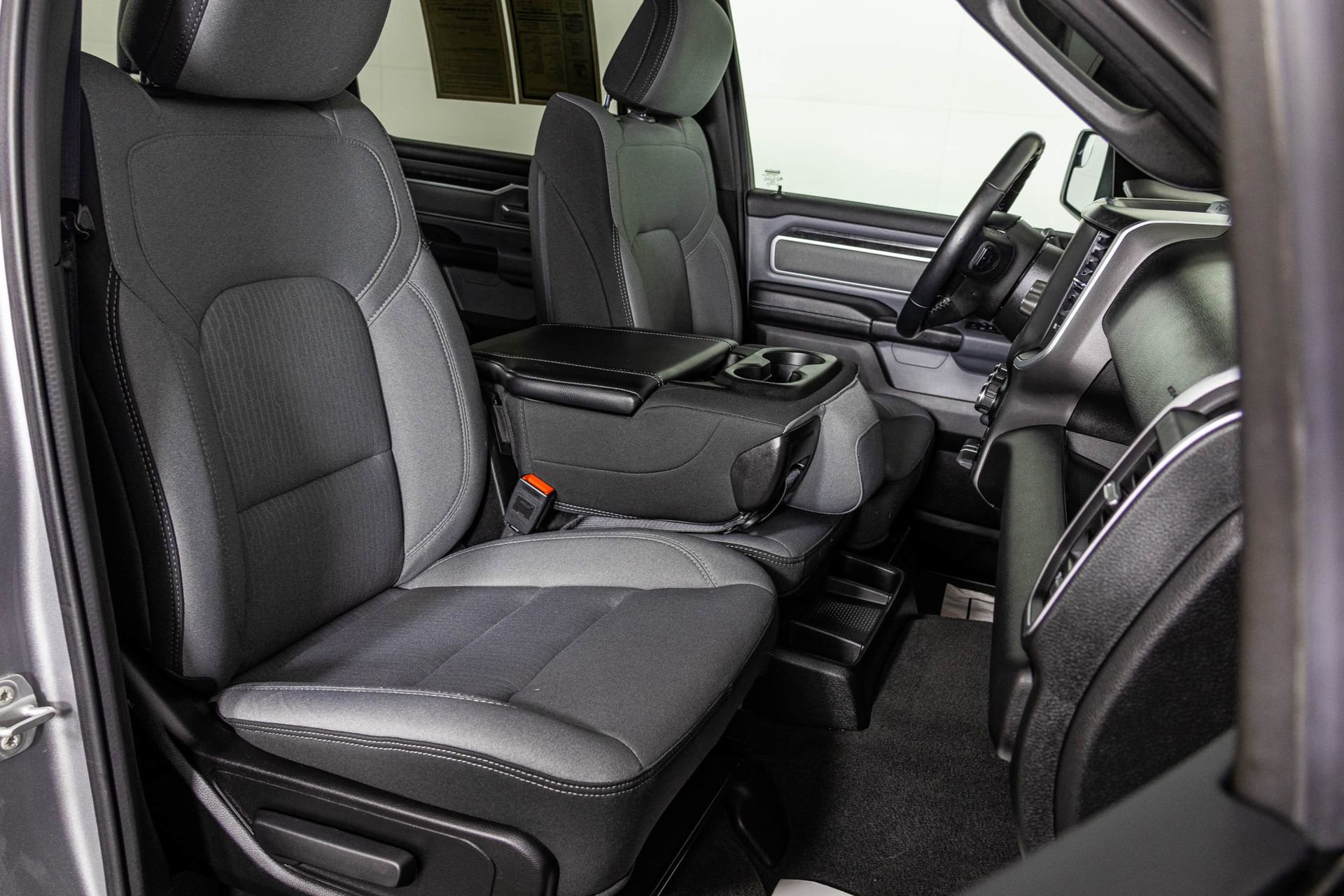 Used 2022 RAM 1500 Big Horn AWD/4WD image 42