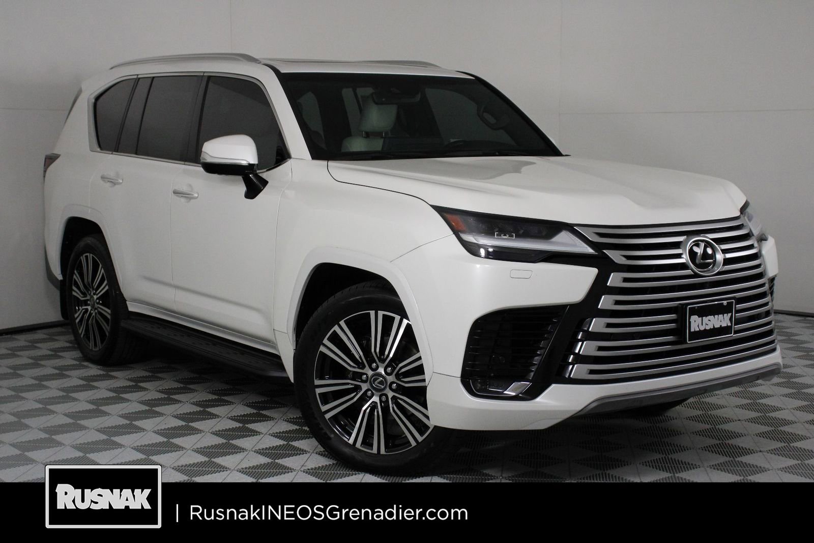 Used 2024 Lexus LX 600 4WD w/ Luxury Package