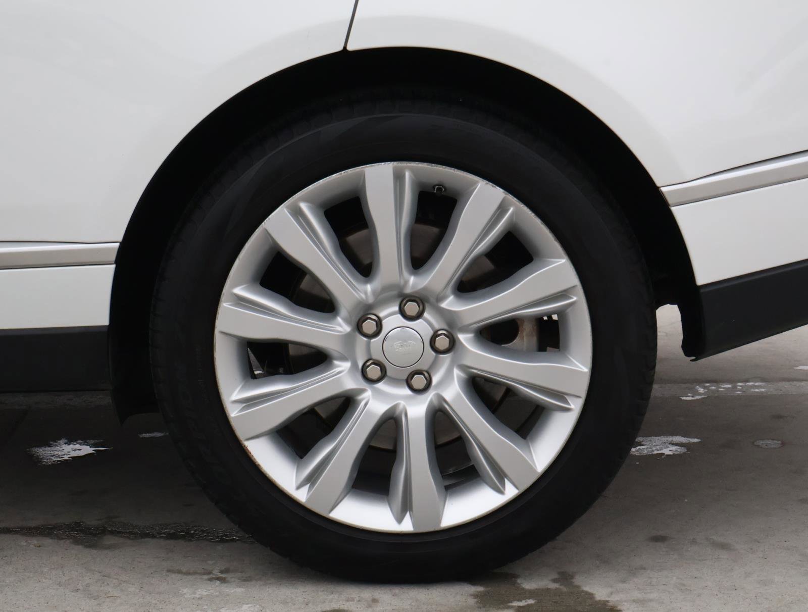 Used 2017 Land Rover Range Rover Supercharged image 8