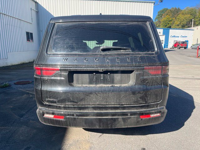 Used 2022 Jeep Wagoneer Series III AWD/4WD image 6