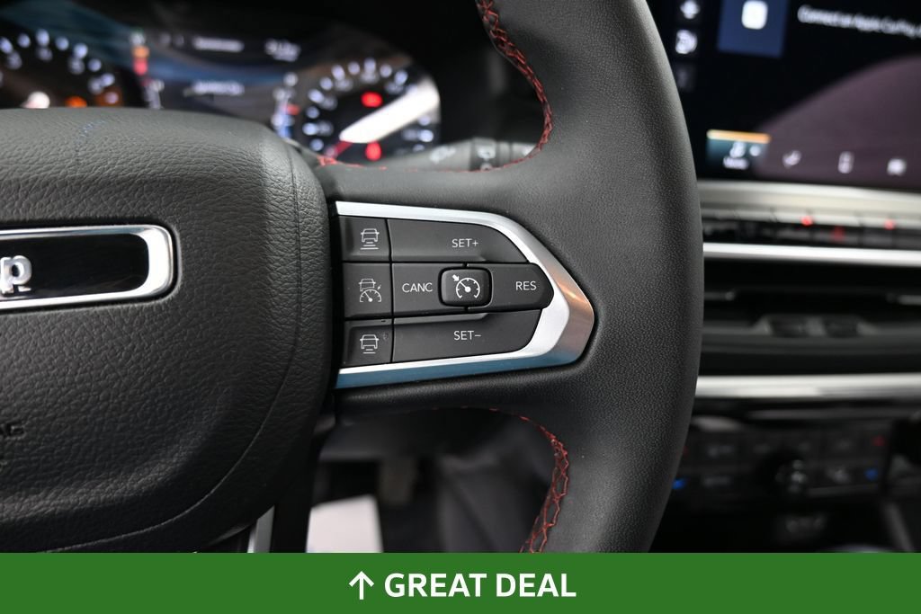 Used 2025 Jeep Compass Trailhawk AWD/4WD image 34