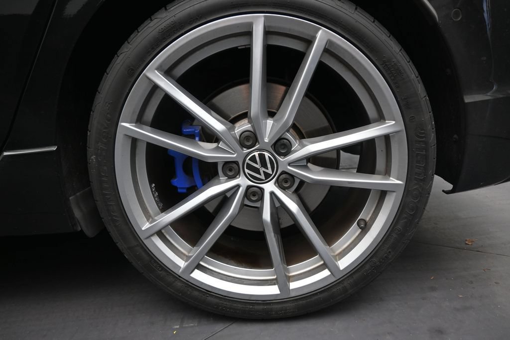 Used 2024 Volkswagen Golf R AWD/4WD image 9