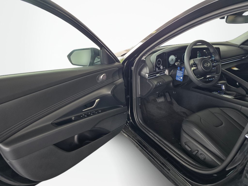 New 2026 Hyundai Elantra Limited FWD image 30
