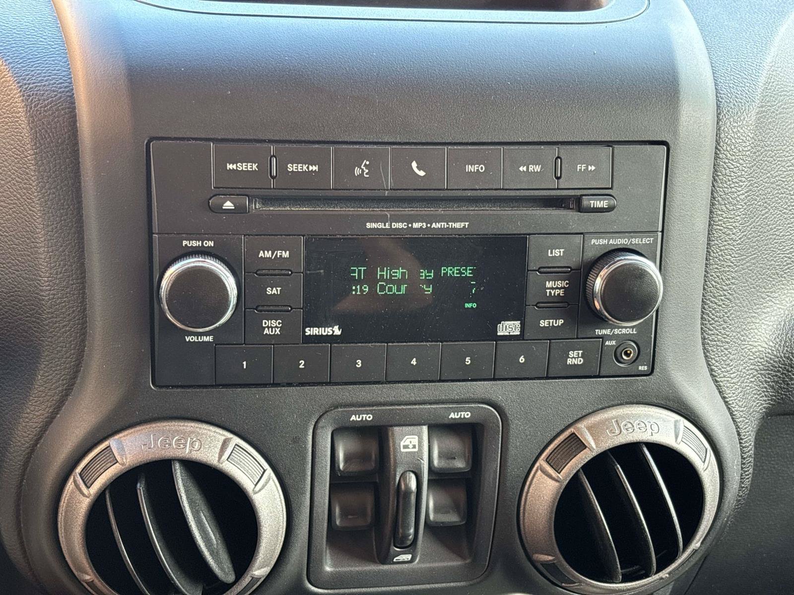Used 2018 Jeep Wrangler Unlimited Sport S AWD/4WD image 16