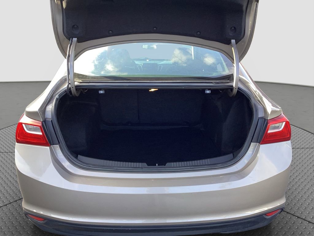 Used 2023 Chevrolet Malibu LT image 35