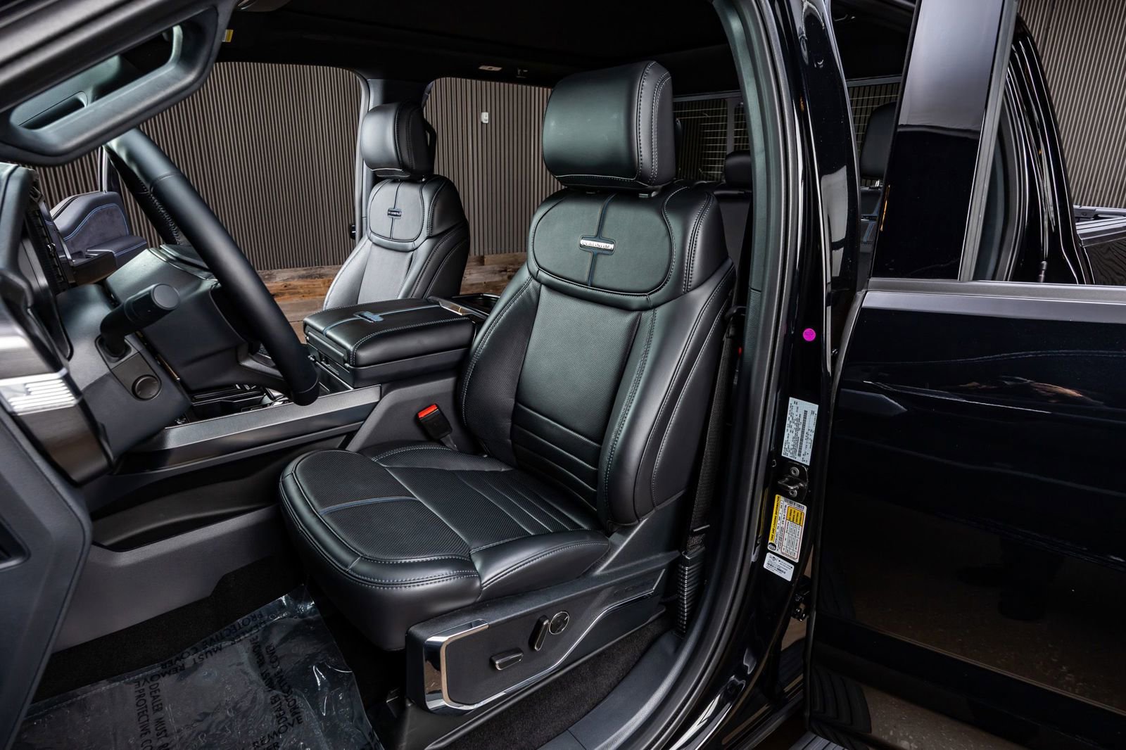 Used 2025 Ford F150 Platinum w/ Equipment Group 702A High image 30