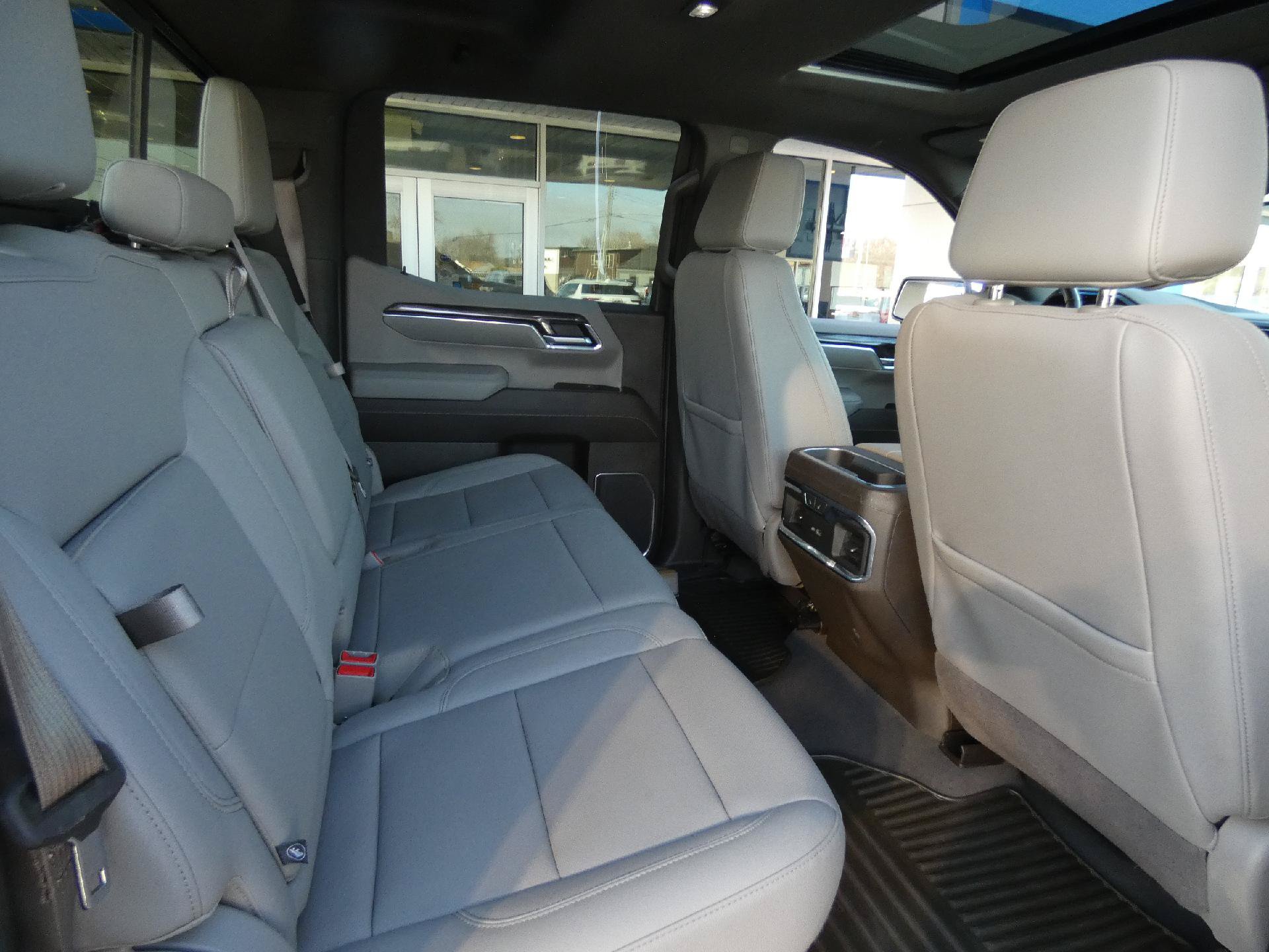 Certified 2023 Chevrolet Silverado 1500 LTZ w/ LTZ Premium Package AWD/4WD image 17