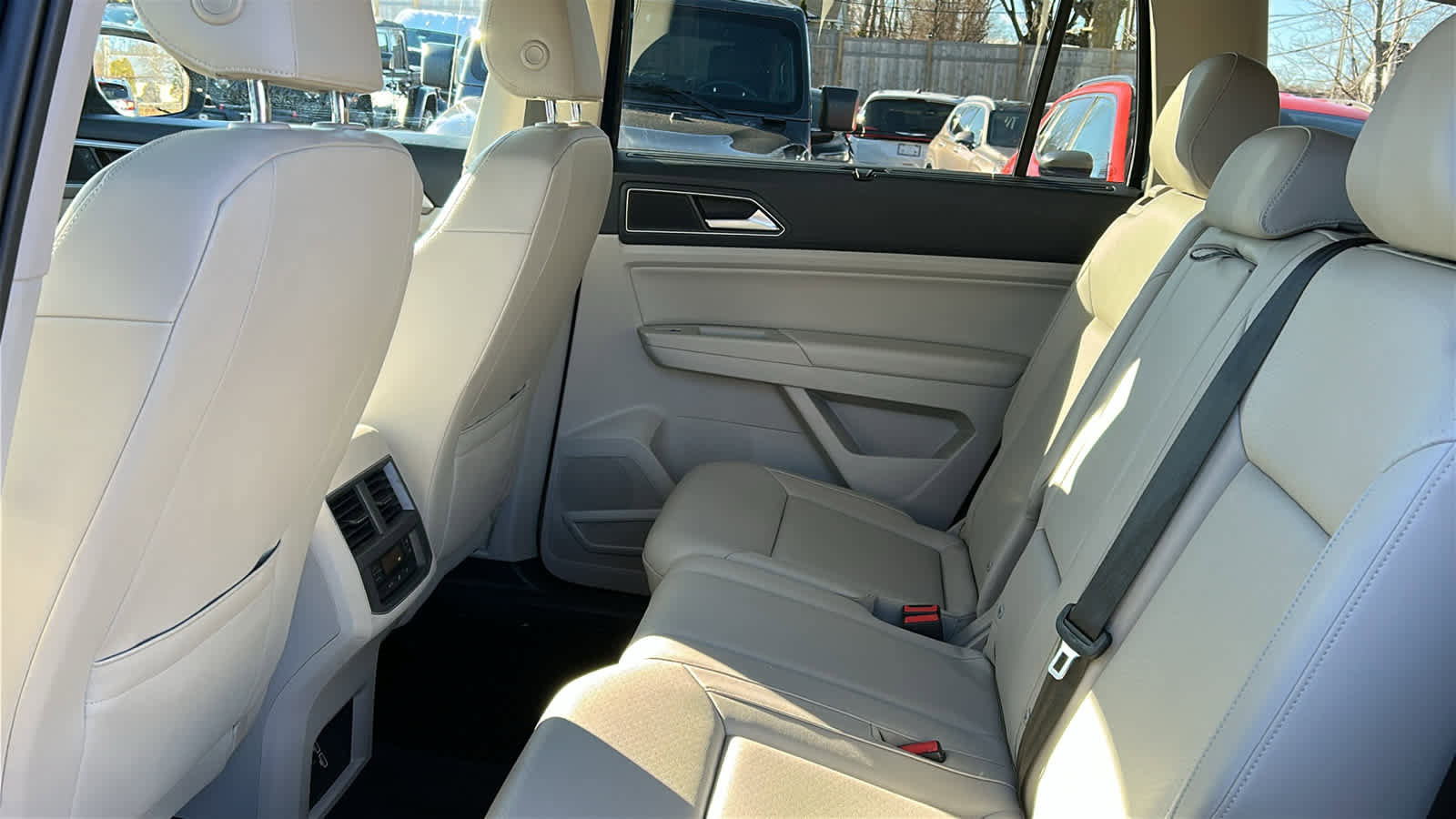 Used 2019 Volkswagen Atlas SE w/ Towing Package image 19