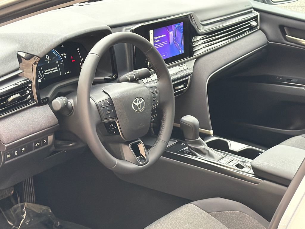 Used 2025 Toyota Camry LE w/ Convenience Package image 13