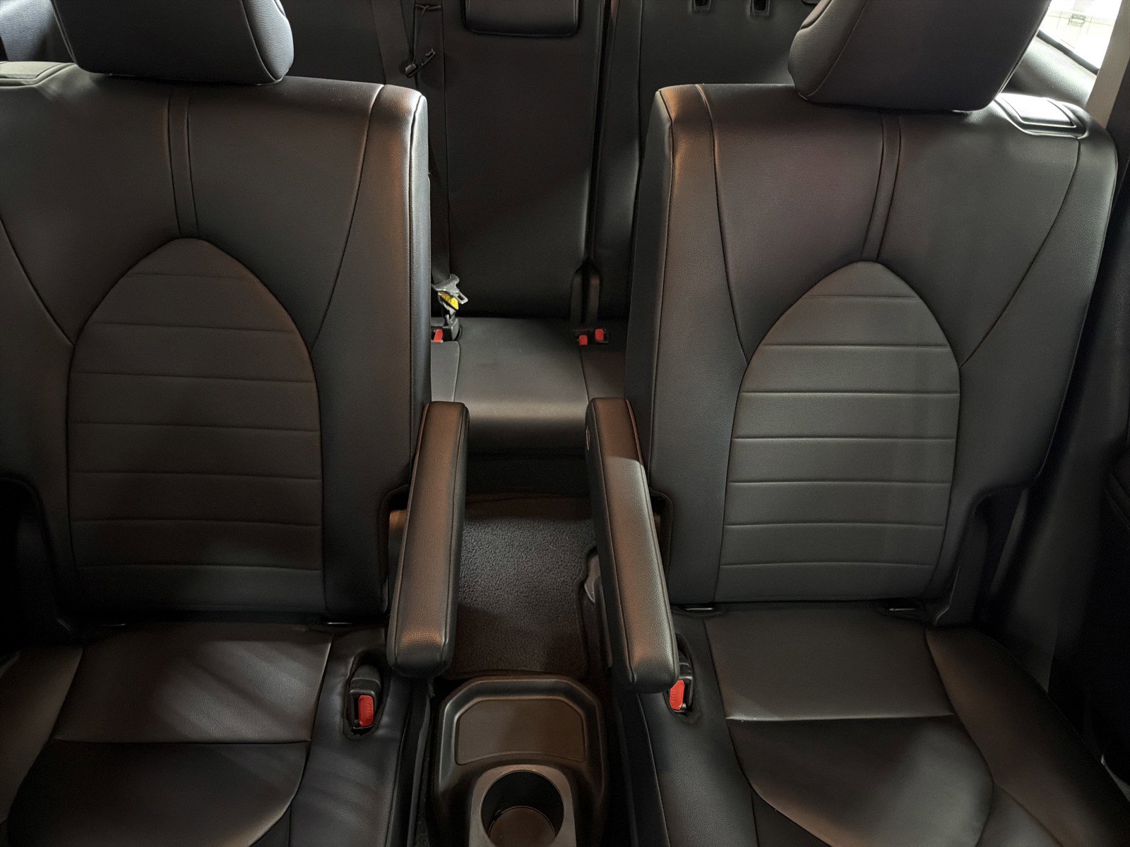 Used 2024 Toyota Highlander XLE image 13