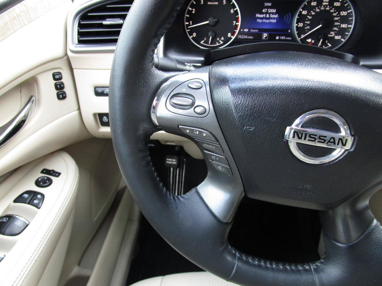 Used 2019 Nissan Murano SL FWD image 12