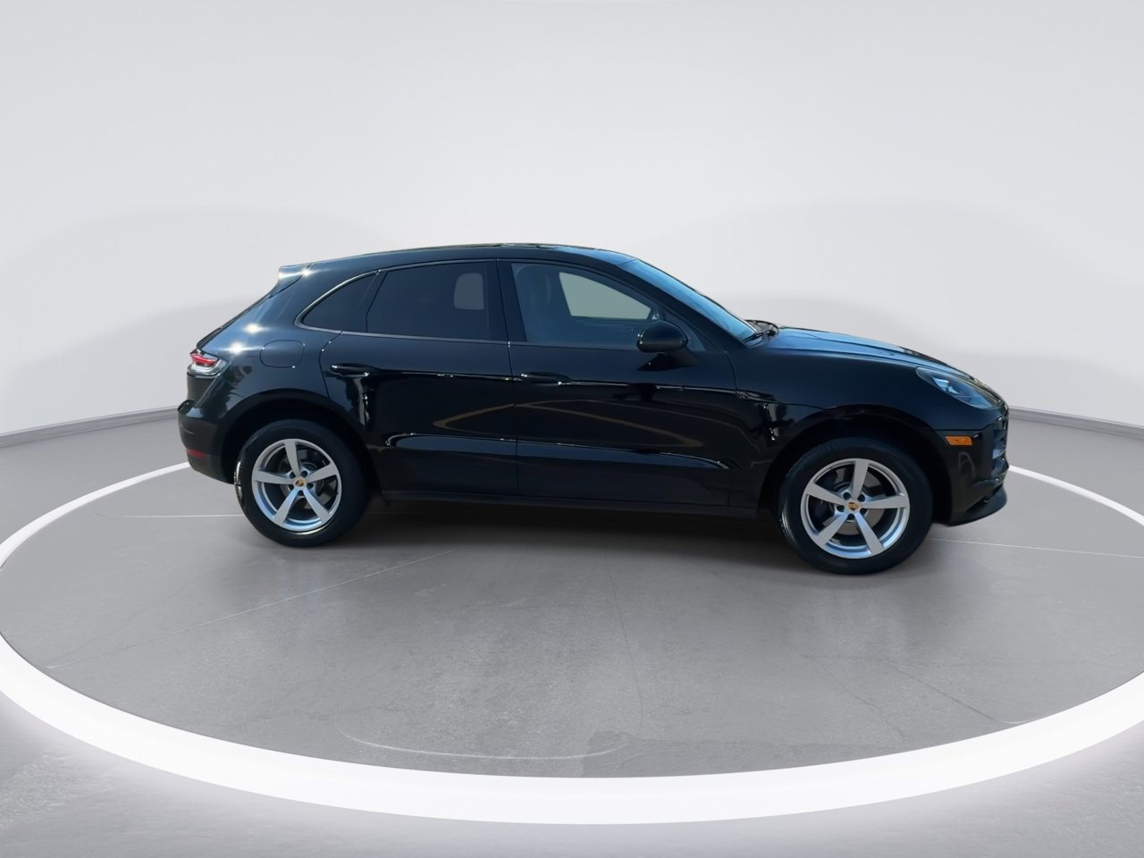 Used 2019 Porsche Macan w/ Premium Package Plus image 9