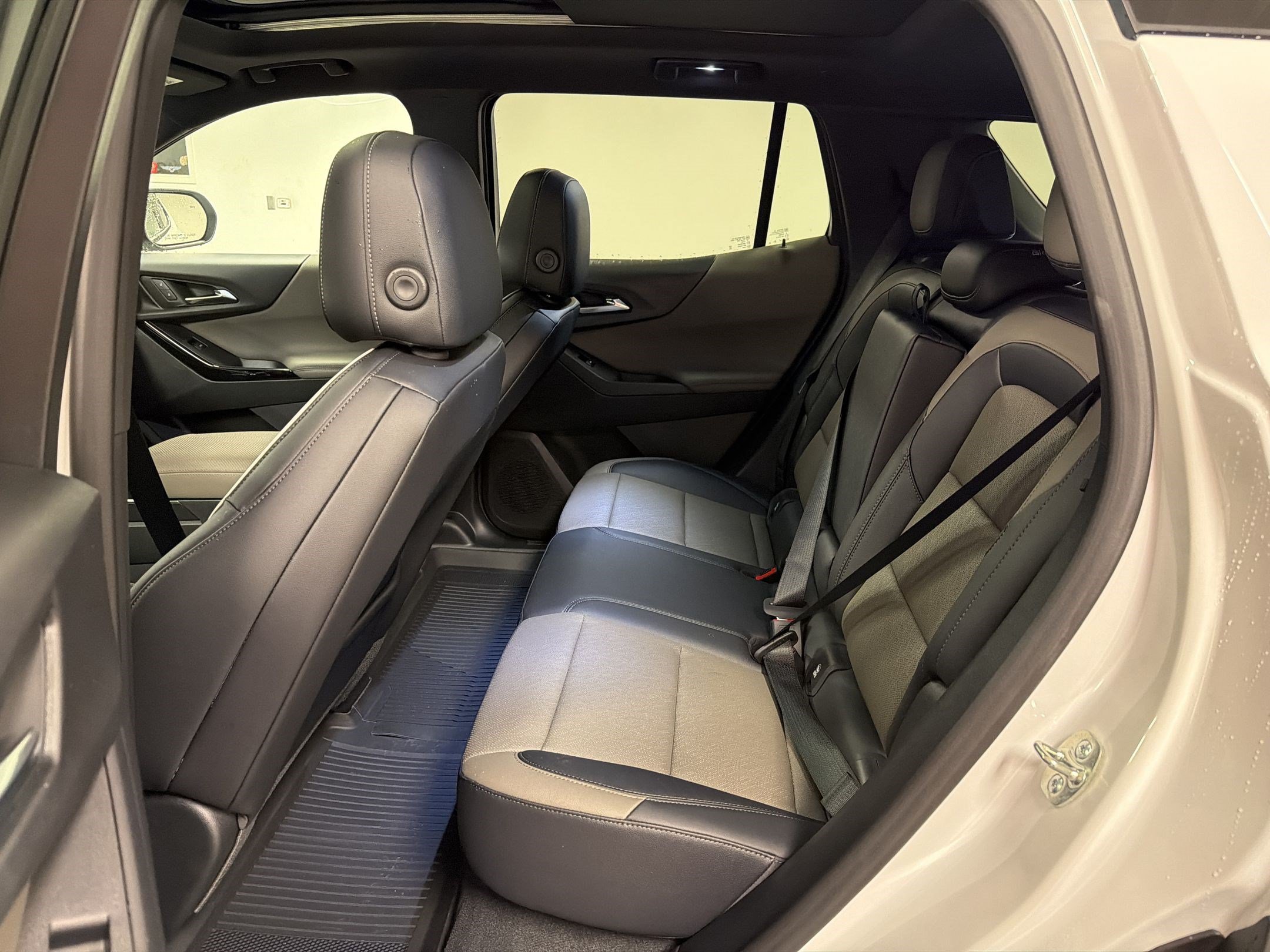 New 2026 Chevrolet Equinox LT w/ Convenience Package II FWD image 14