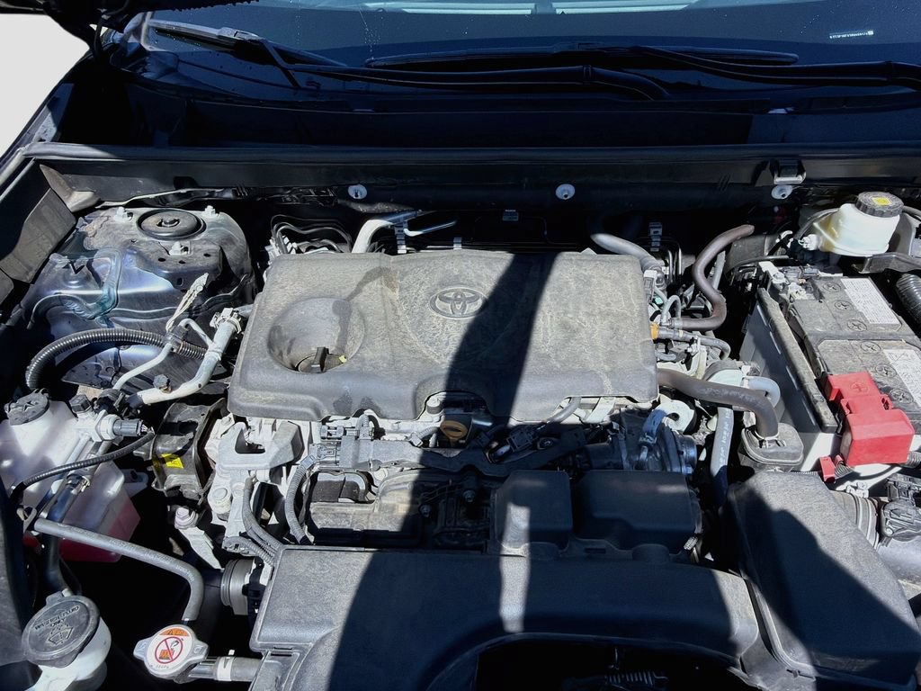 Used 2024 Toyota RAV4 XLE AWD/4WD image 32