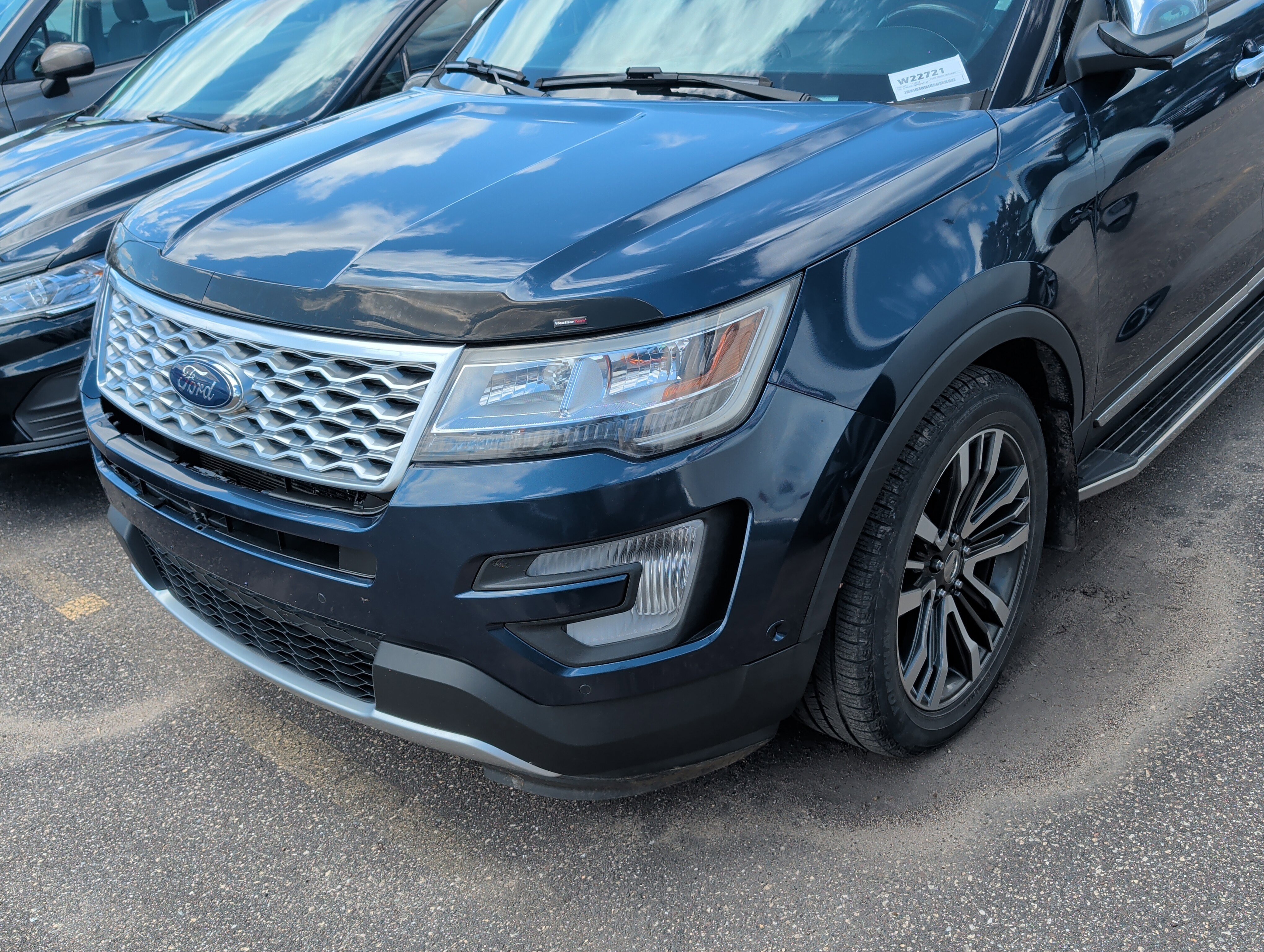 Used 2017 Ford Explorer Platinum AWD/4WD image 7