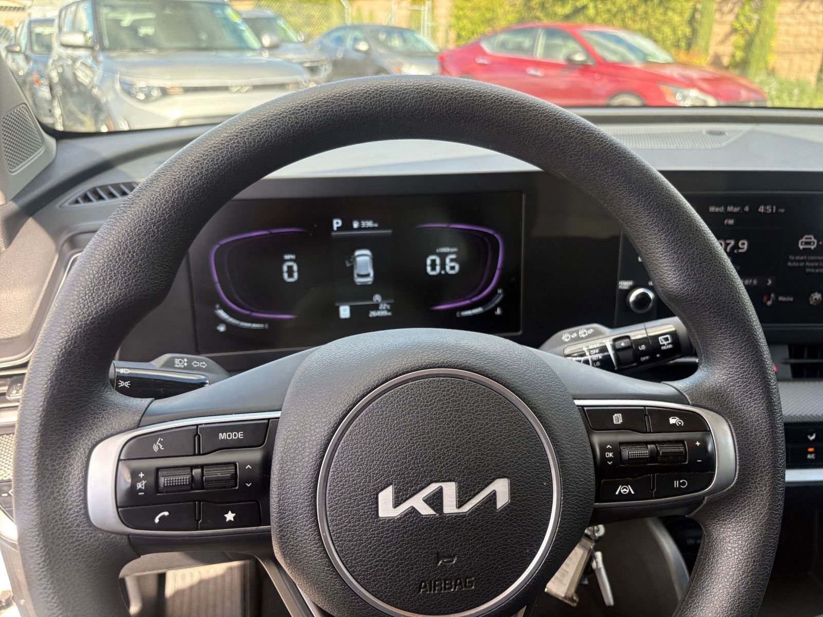 Used 2025 Kia Sportage LX image 25