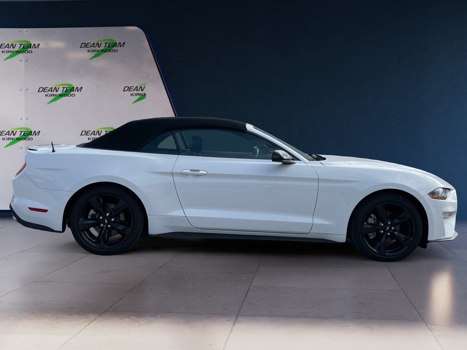 Used 2022 Ford Mustang Convertible w/ Equipment Group 101A RWD image 10