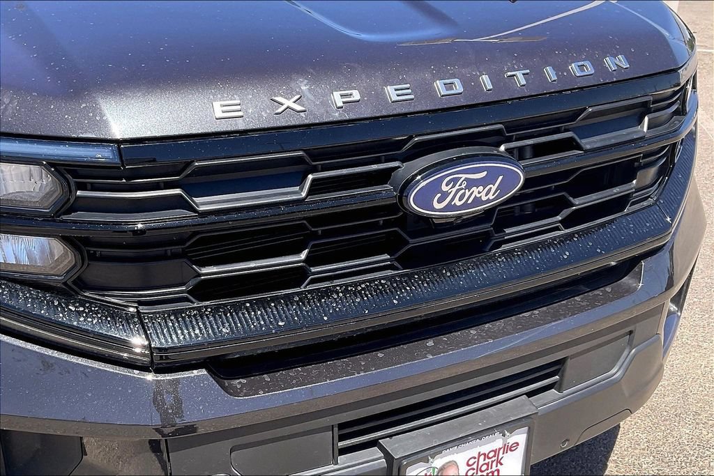 Used 2025 Ford Expedition Active AWD/4WD image 29