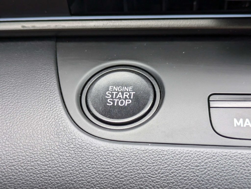 Used 2025 Hyundai Elantra SEL FWD image 26