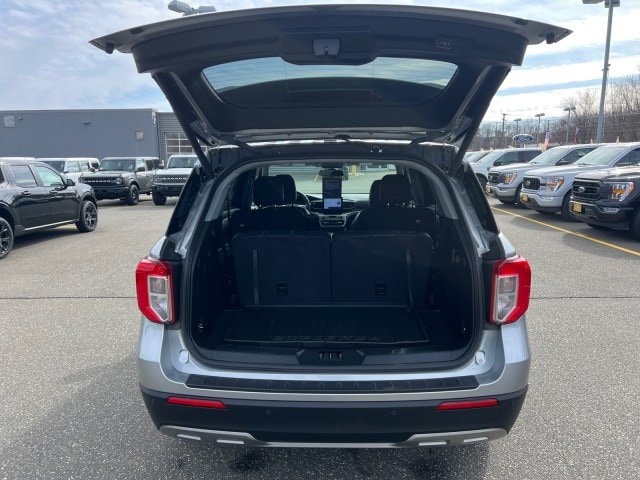 Certified 2022 Ford Explorer XLT w/ Equipment Group 202A AWD/4WD image 27