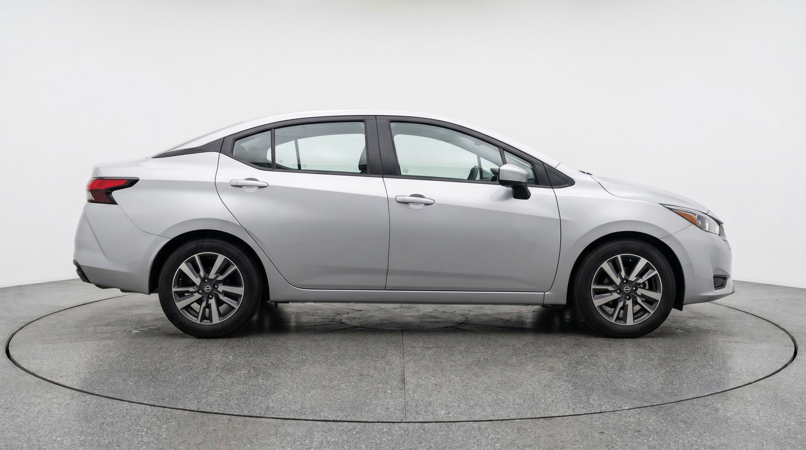Used 2025 Nissan Versa SV FWD image 11