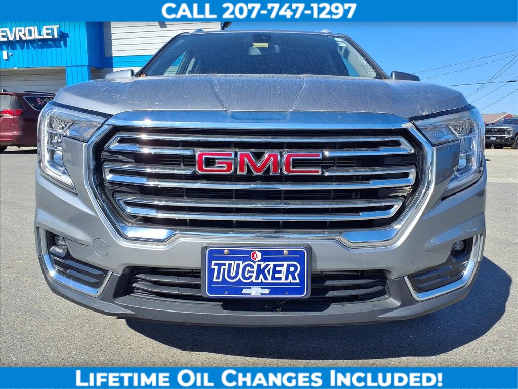 Used 2023 GMC Terrain SLT image 3