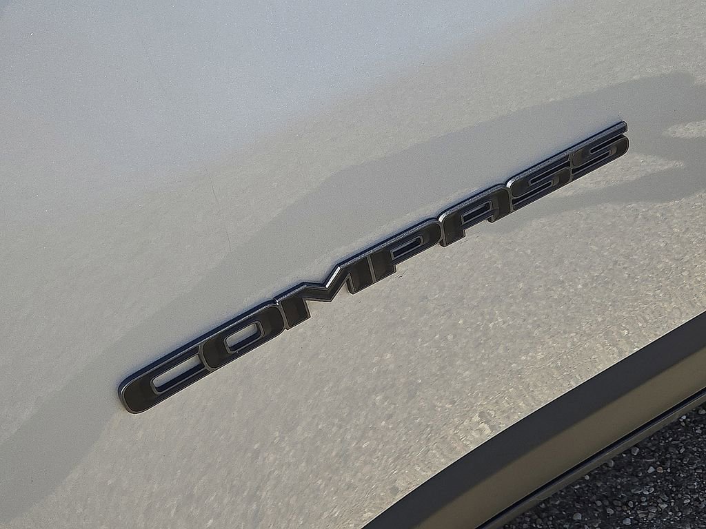 Used 2024 Jeep Compass Trailhawk image 12