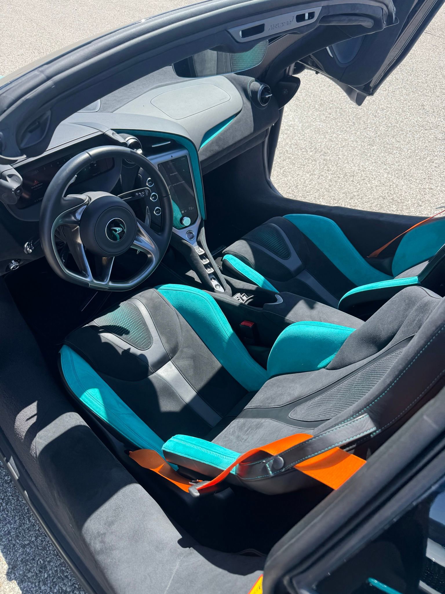 Used 2024 McLaren 750S Spider image 9