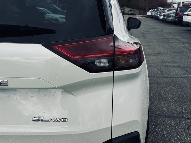 Used 2023 Nissan Rogue SL w/ SL Premium Package image 8