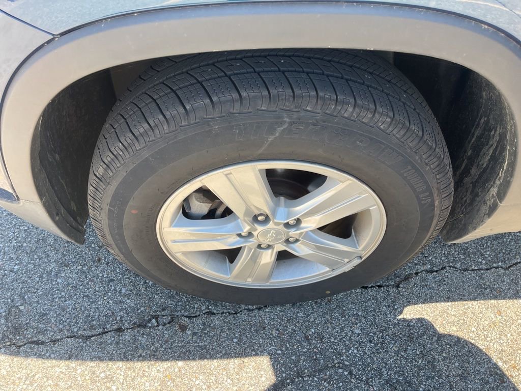 Used 2019 Chevrolet Trax LT w/ LT Convenience Package AWD/4WD image 18