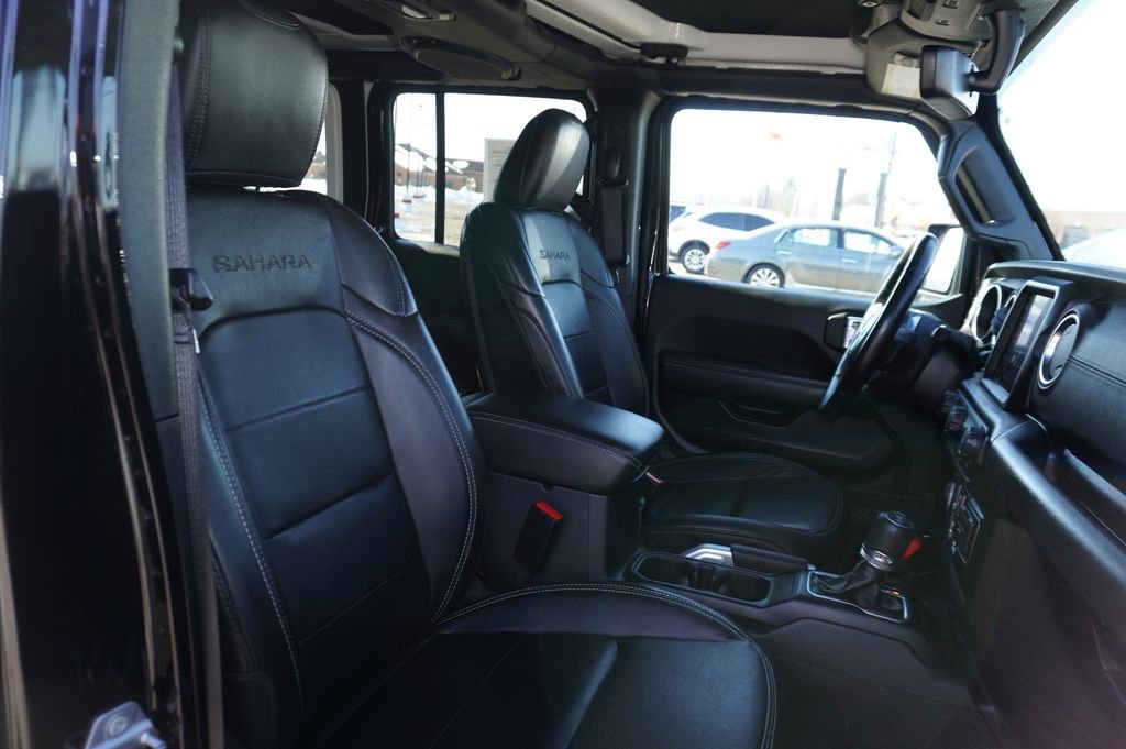 Used 2022 Jeep Wrangler Unlimited Sahara w/ Cold Weather Group image 28