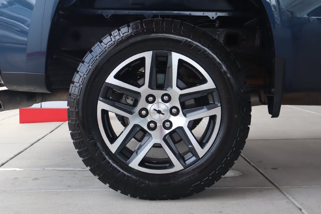 Used 2019 Chevrolet Silverado 1500 Custom Trail Boss w/ Custom Convenience Package AWD/4WD image 11