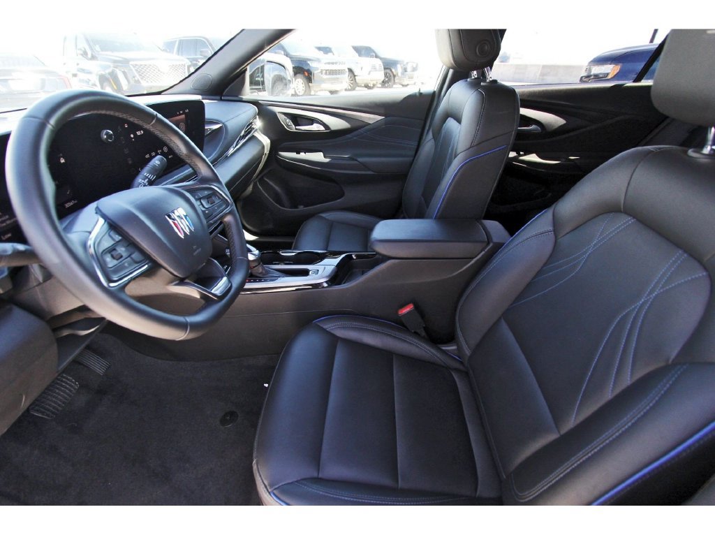 Used 2025 Buick Envista Sport Touring w/ Convenience II Package FWD image 6