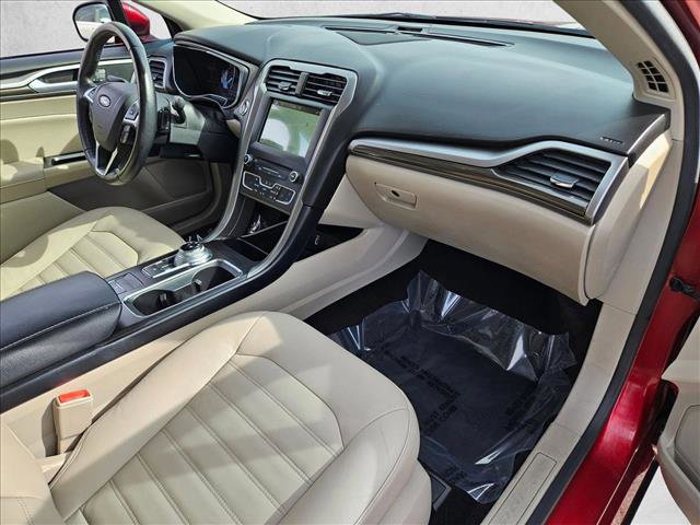 Used 2017 Ford Fusion SE w/ Fusion SE Technology Package image 21