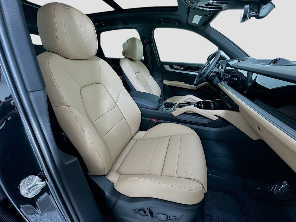 New 2026 Porsche Cayenne AWD/4WD image 30