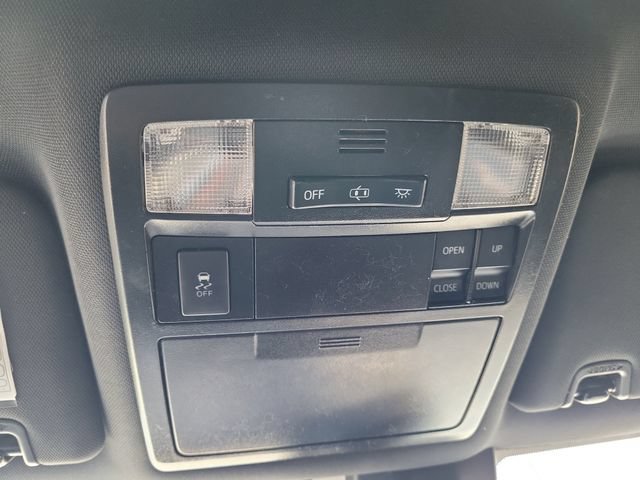 Used 2019 Toyota Tacoma TRD Sport w/ TRD Premium Sport Package AWD/4WD image 20