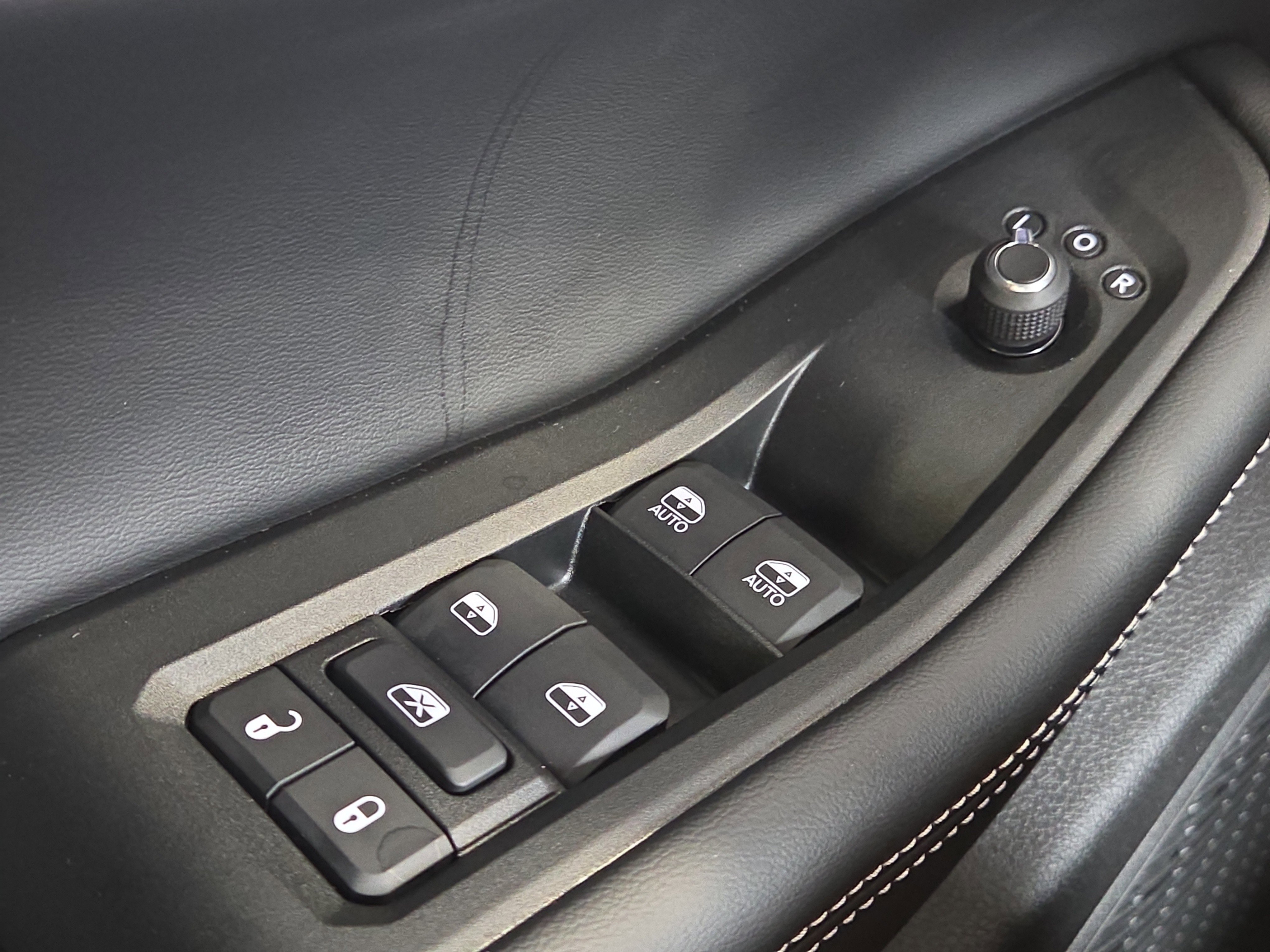 New 2025 Jeep Grand Cherokee Limited w/ Black Appearance Package RWD image 26